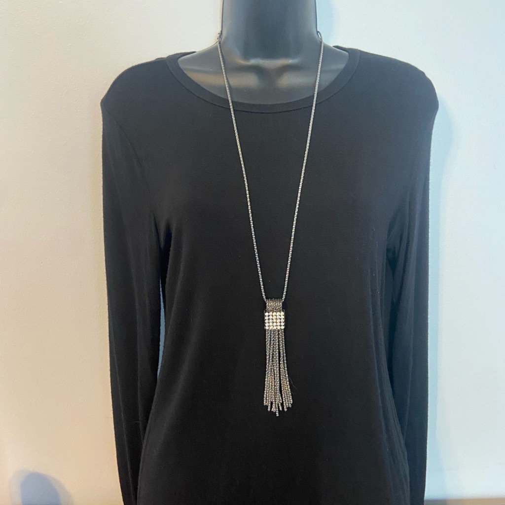 Forever 21 Silver Tassel Necklace 8$